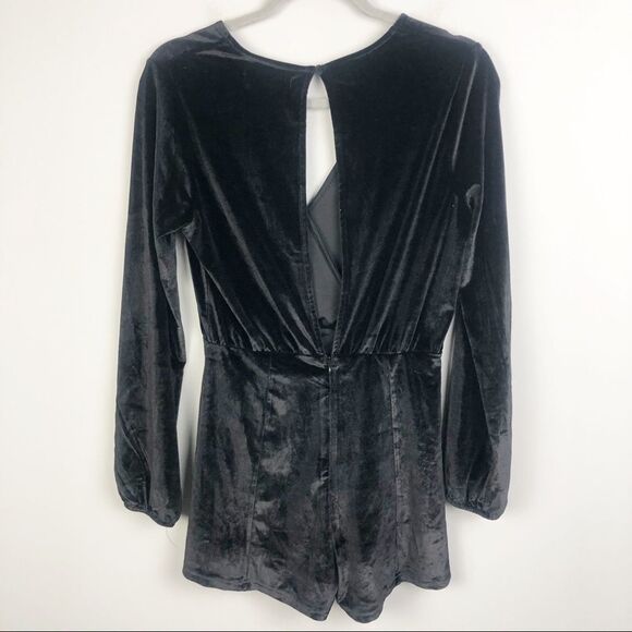 HONEY PUNCH | Velvet Black Long Sleeve Romper Wrap Front Cutout Back S - Picture 11 of 11
